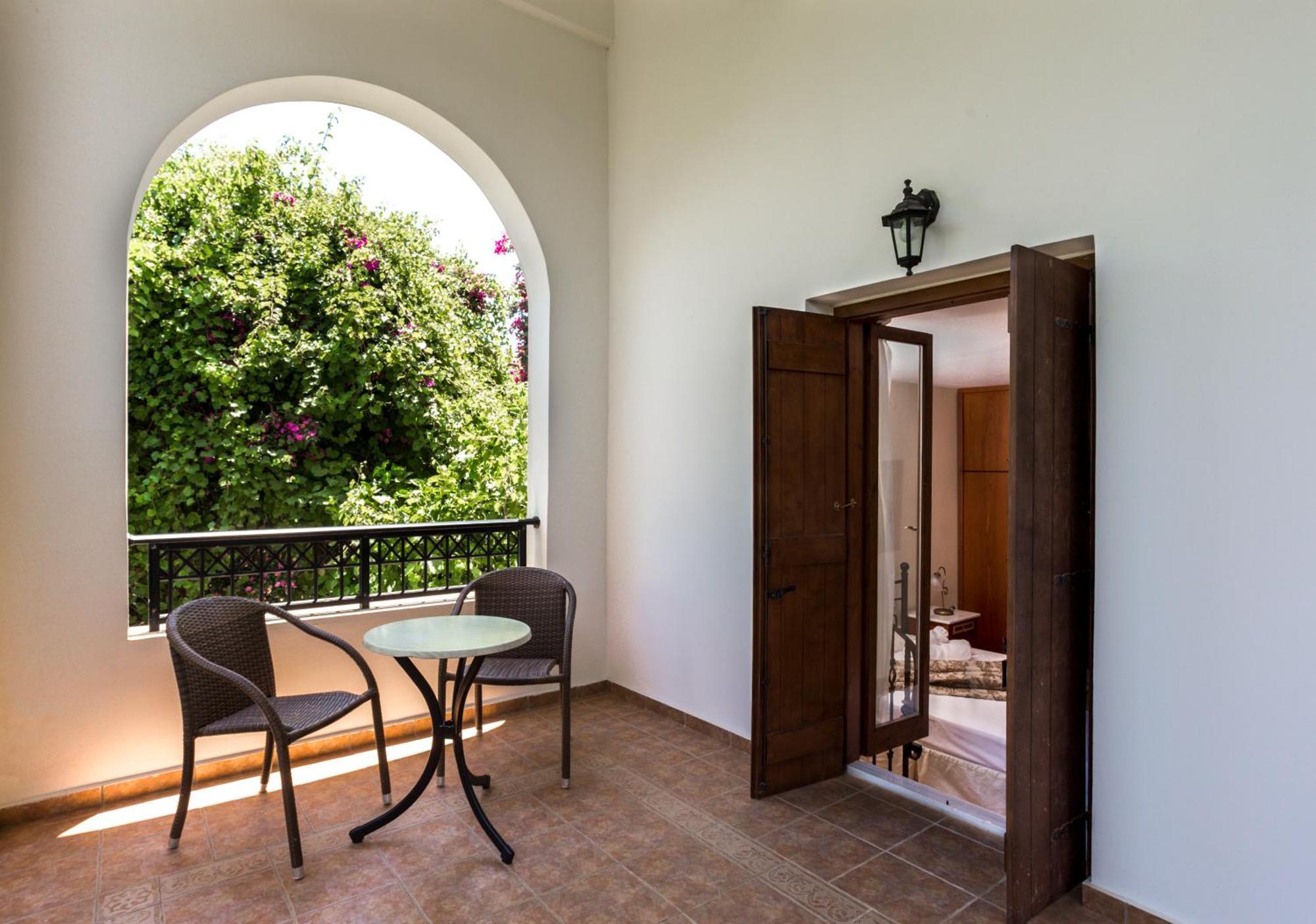 Douliana Villas Room photo
